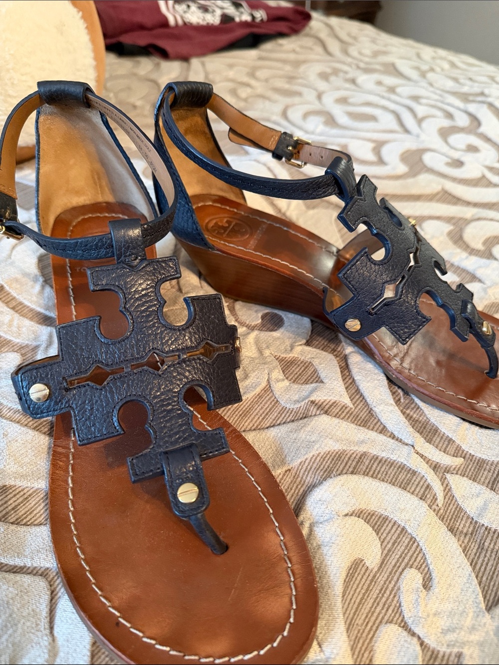 Tory Burch sandals size 9.5 navy small wedge heel